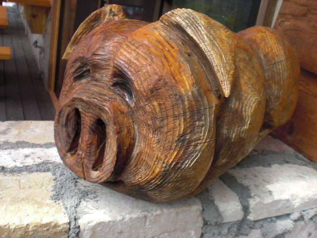 木彫りの豚さん